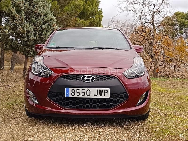 Usado Hyundai ix20 90 CV (66 kW) 2017 Granate Utilitario