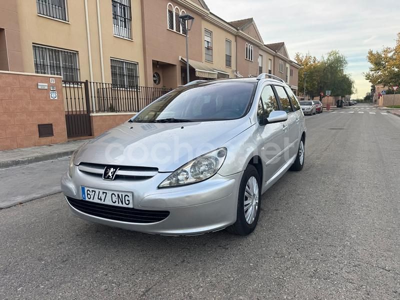Gris / plata Usado 2004 Peugeot 307 Familiar | 2999 € (Precio justo) - Imagen 1/4