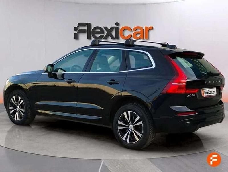 Usado Volvo XC60 Momentum 197 CV (144 kW) 2021 Negro SUV