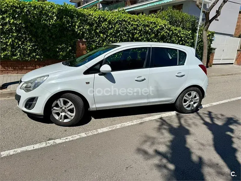Usado Opel Corsa Selective 85 CV (62 kW) 2012 Blanco Utilitario