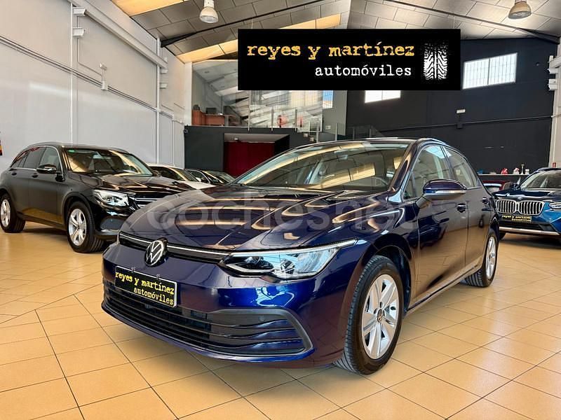 Azul Usado 2021 VW Golf VIII Life Berlina | 21.500 € (Precio justo) - Imagen 1/4