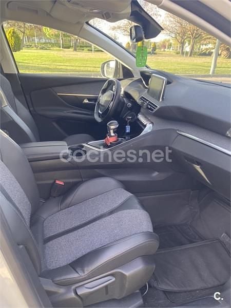 Käytetty Peugeot 3008 Active 130 HP (95 kW) 2019 Valkoinen Katumaasturi