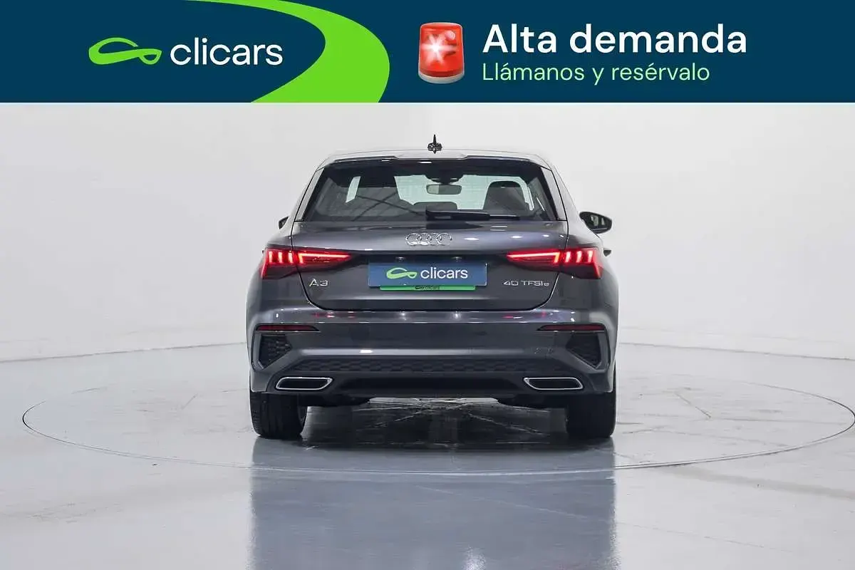 Usado Audi A3 Advanced 150 CV (110 kW) 2021 Gris Berlina