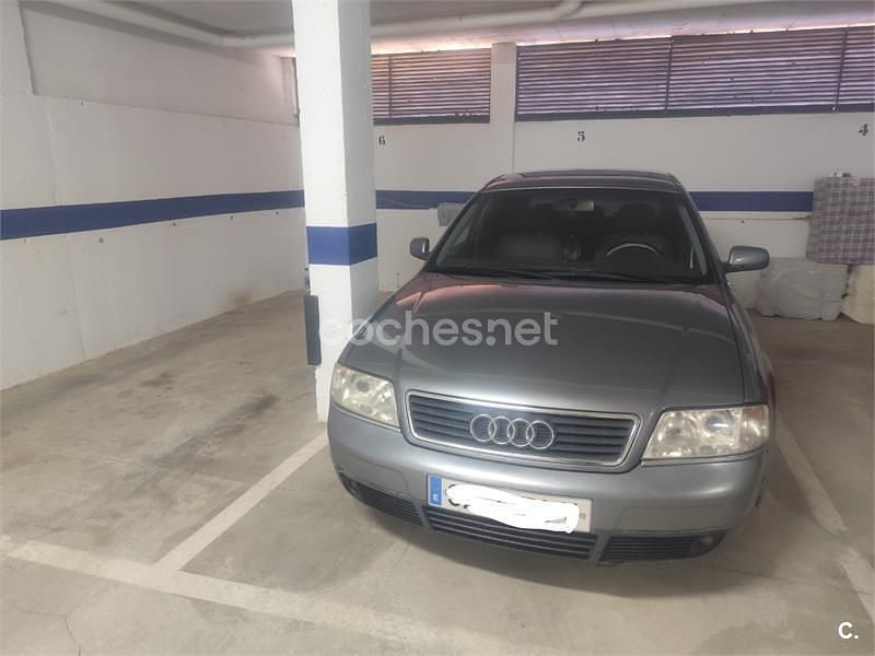 Usado Audi A6 150 CV (110 kW) 1998 Gris / plata Familiar