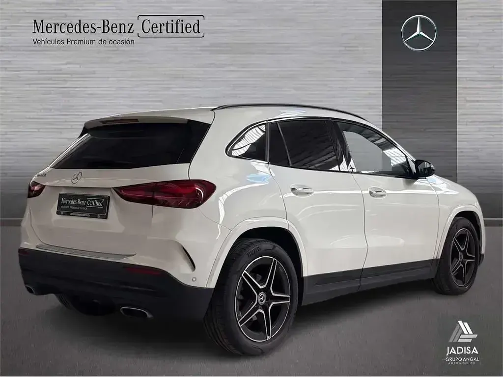 Usado Mercedes GLA200 150 CV (110 kW) 2025 Blanco SUV