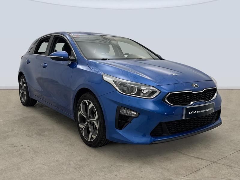 Usado Kia Ceed 120 CV (88 kW) 2019 Azul Utilitario