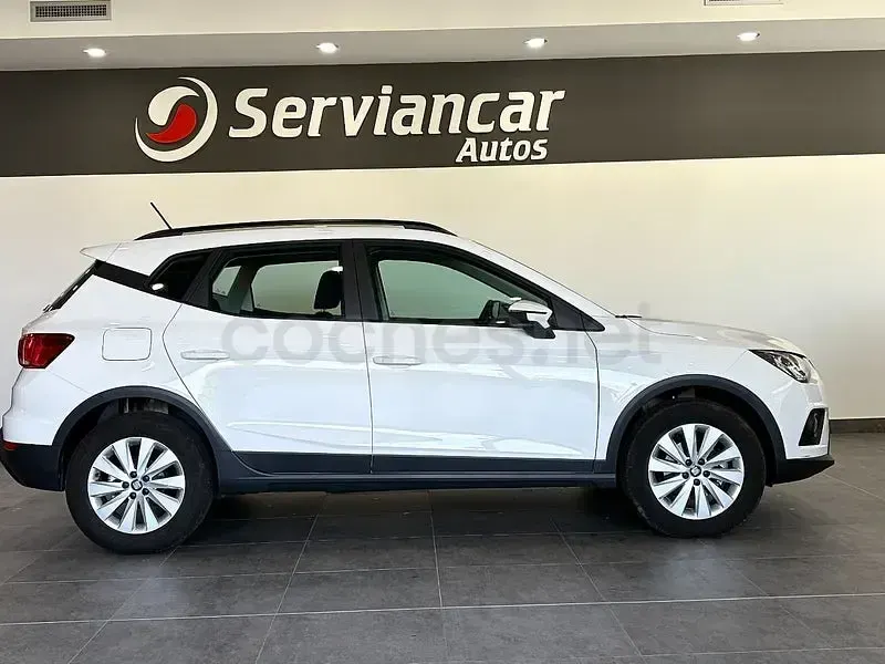 Usado Seat Arona Style 110 CV (80 kW) 2021 Blanco SUV