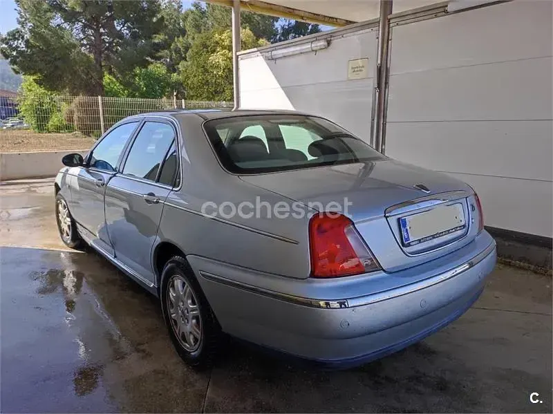 Usado Rover 75 120 CV (88 kW) 2001 Gris / plata Berlina