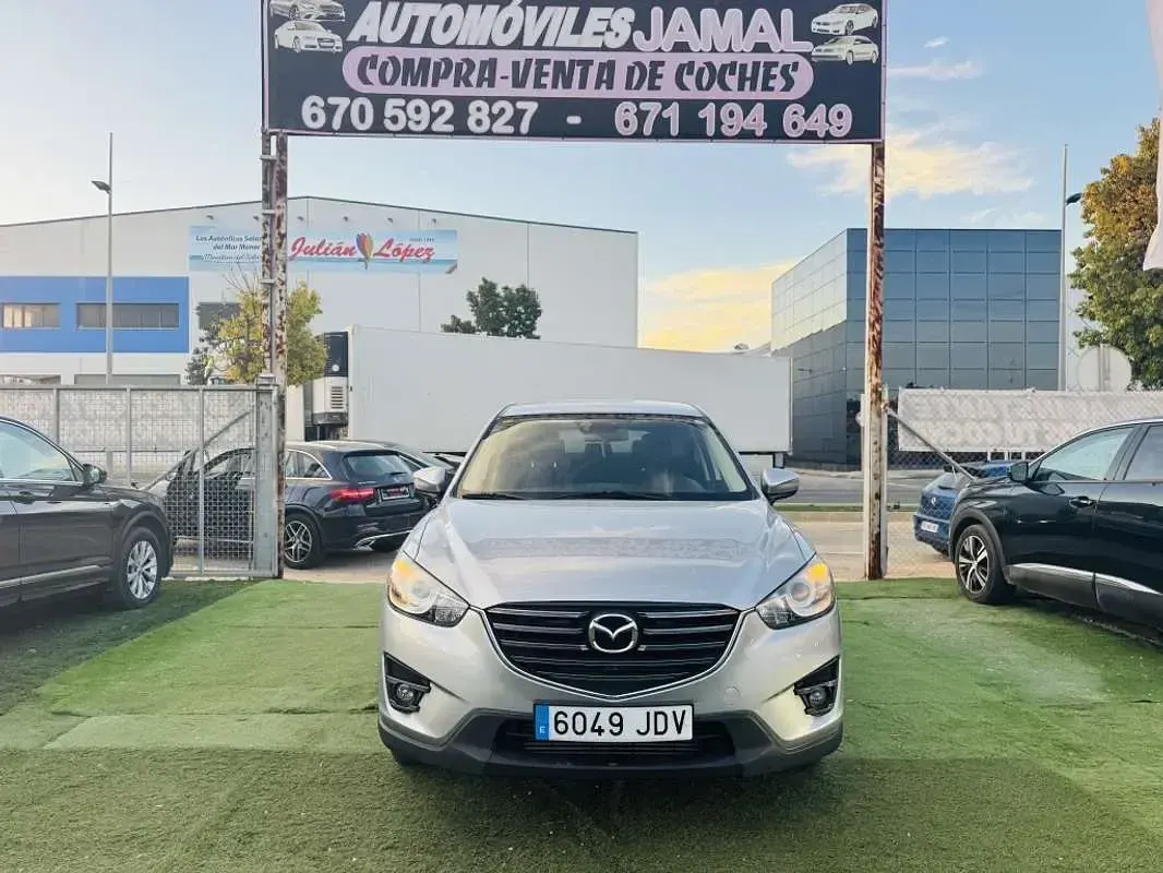 Usado Mazda CX-5 Luxury 150 CV (110 kW) 2015 Gris / plata SUV