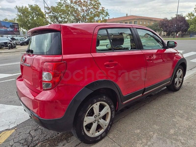 Usado Toyota Urban Cruiser Active 90 CV (66 kW) 2010 Rojo Berlina