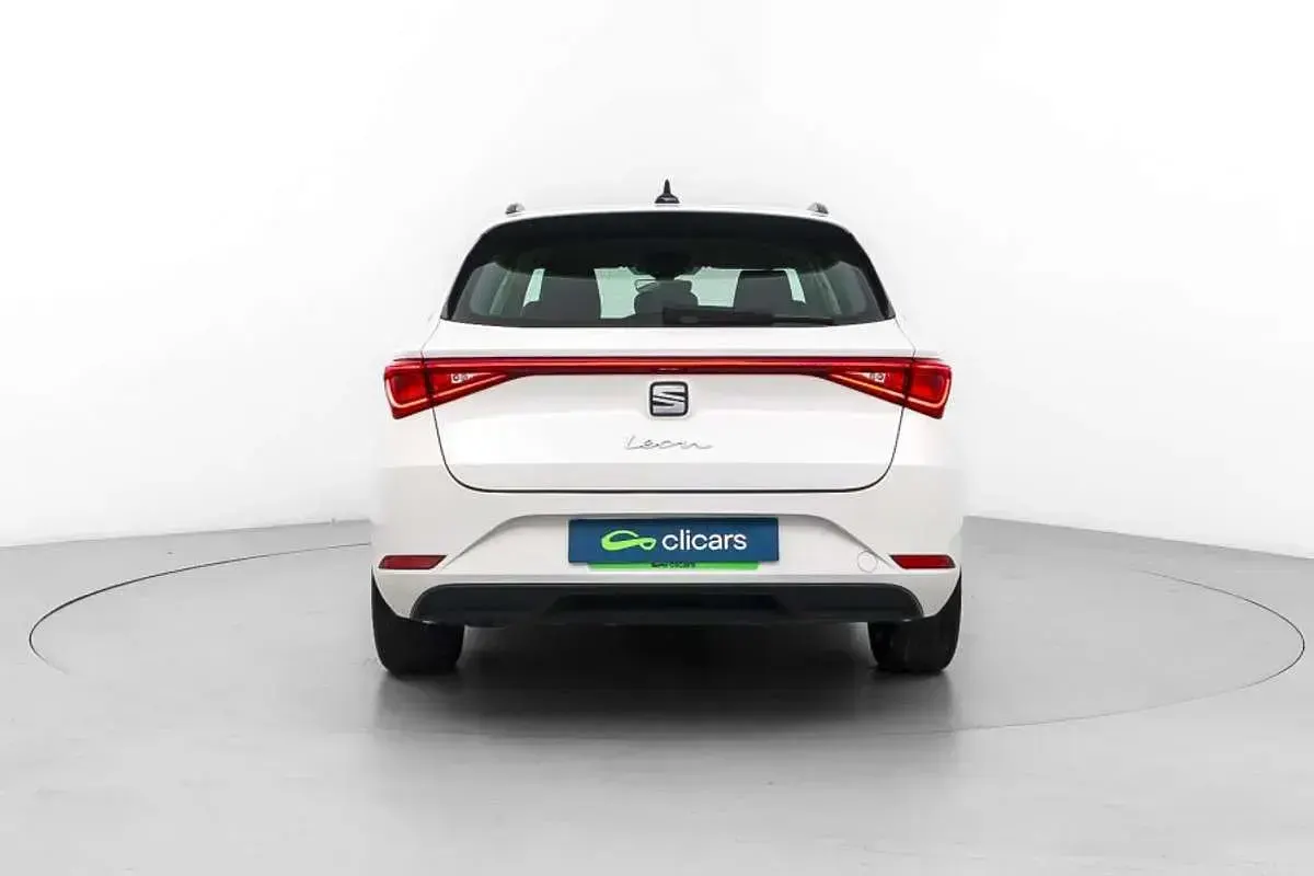 Usado Seat Leon ST Reference 116 HP (85 kW) 2022 Branco Carrinha