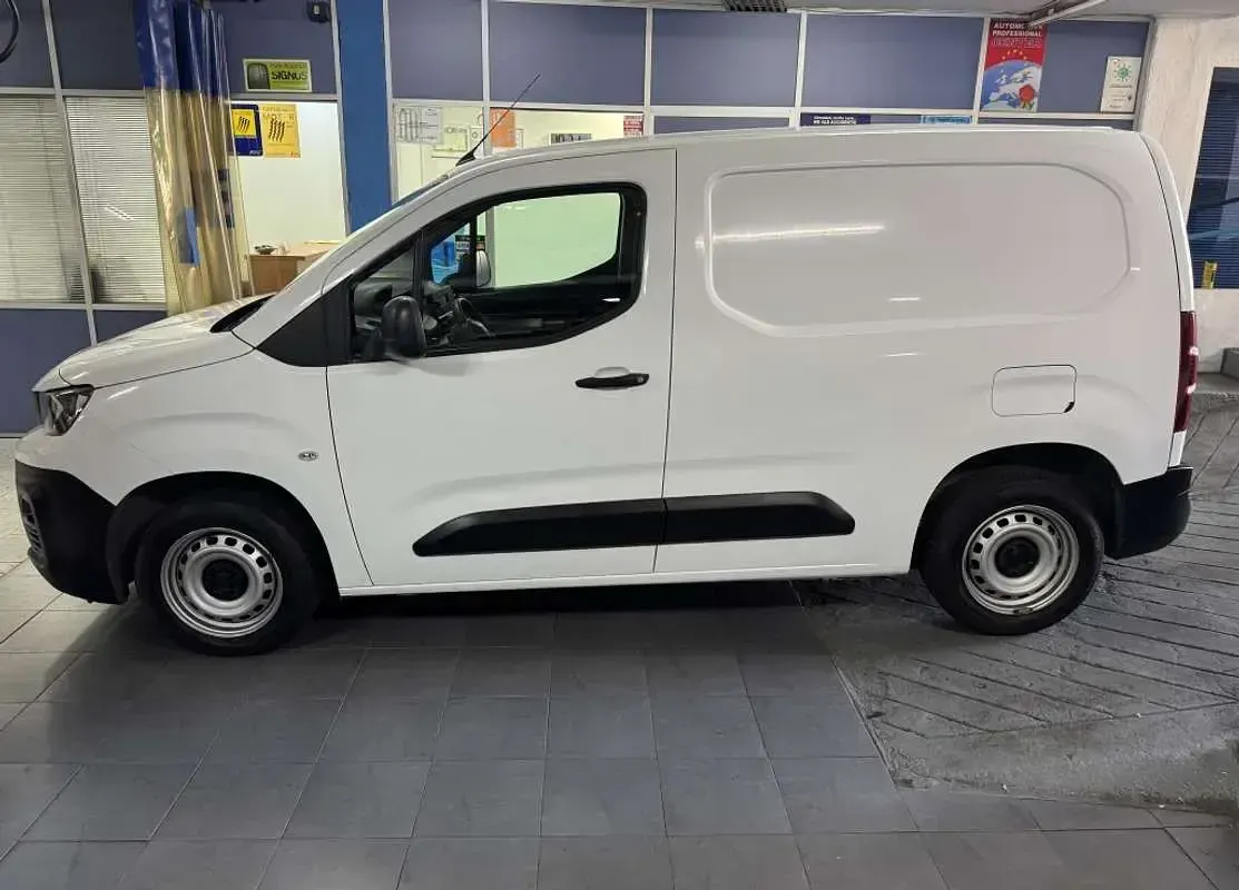 Usado Peugeot Partner S 102 CV (75 kW) 2019 Blanco Monovolumen