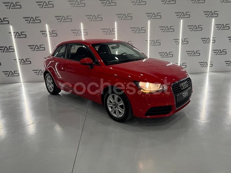 Usado Audi A1 90 CV (66 kW) 2013 Rojo Utilitario