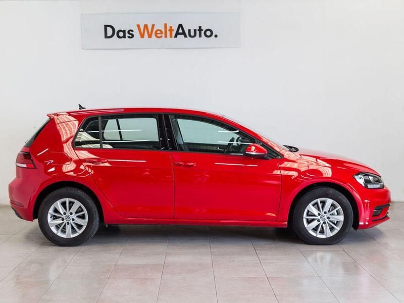Usado VW Golf VII 115 CV (84 kW) 2019 Rojo Berlina