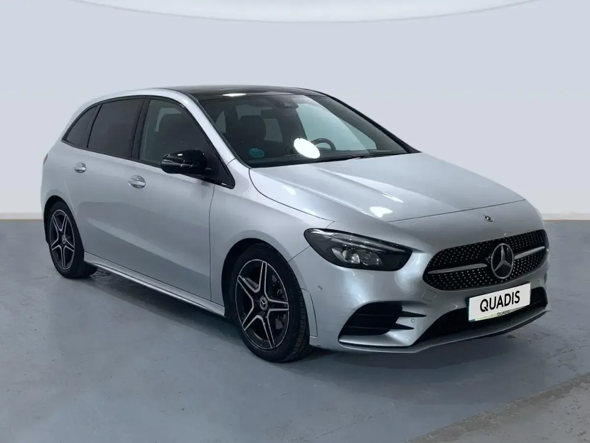 Usado Mercedes B200 150 CV (110 kW) 2022 Gris plata Utilitario