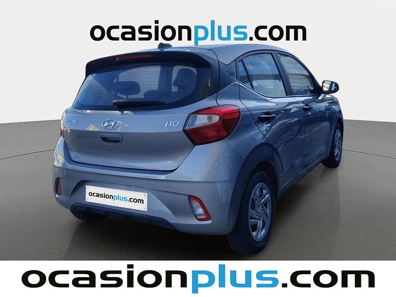 Usado Hyundai i10 67 CV (49 kW) 2022 Gris Utilitario
