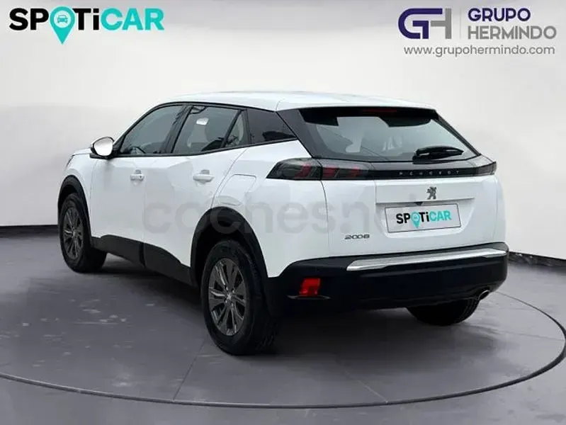 Usado Peugeot 2008 Active 110 CV (80 kW) 2021 Blanco SUV