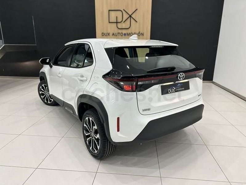 Usado Toyota Yaris Cross Active 116 CV (85 kW) 2024 Blanco SUV