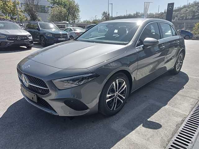 Gris Nuevo 2025 Mercedes A180 | 34.730 € (Precio justo) - Imagen 1/4