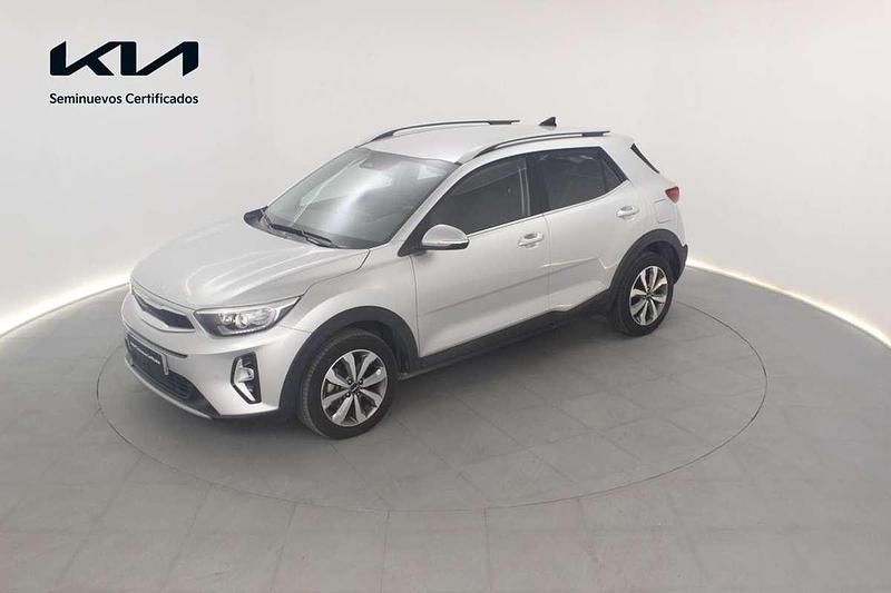 Usado Kia Stonic 101 CV (74 kW) 2024 Gris SUV