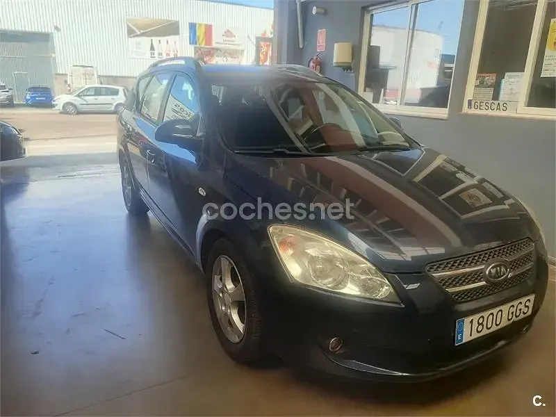 Usado Kia Ceed 115 CV (84 kW) 2008 Azul Utilitario