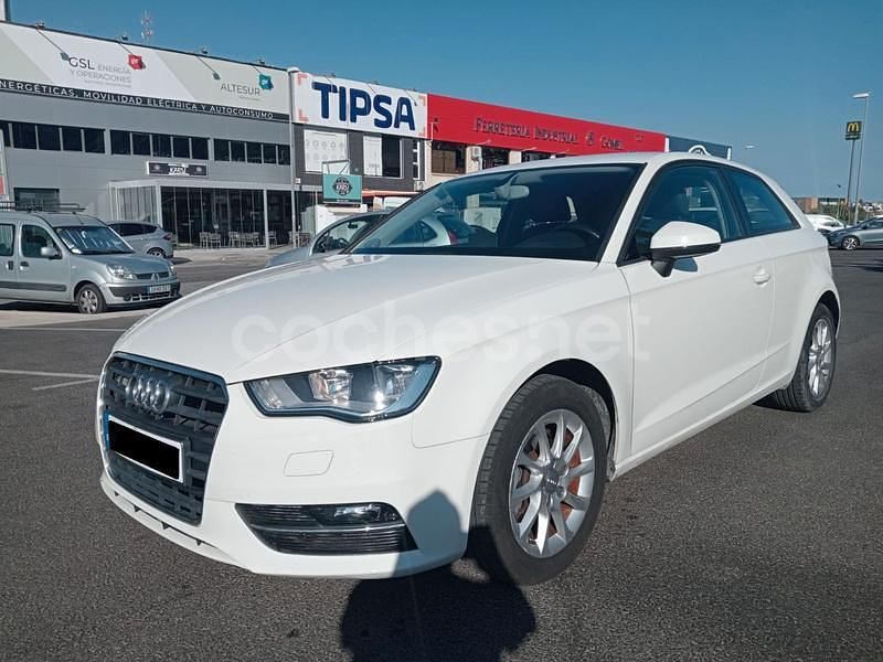 Blanco Usado 2013 Audi A3 Attraction Berlina | 11.900 € (Precio justo) - Imagen 1/4