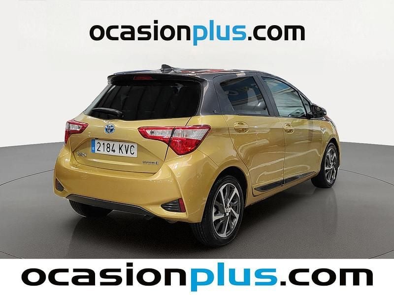 Usado Toyota Yaris Hybrid 100 CV (73 kW) 2019 Oro Utilitario