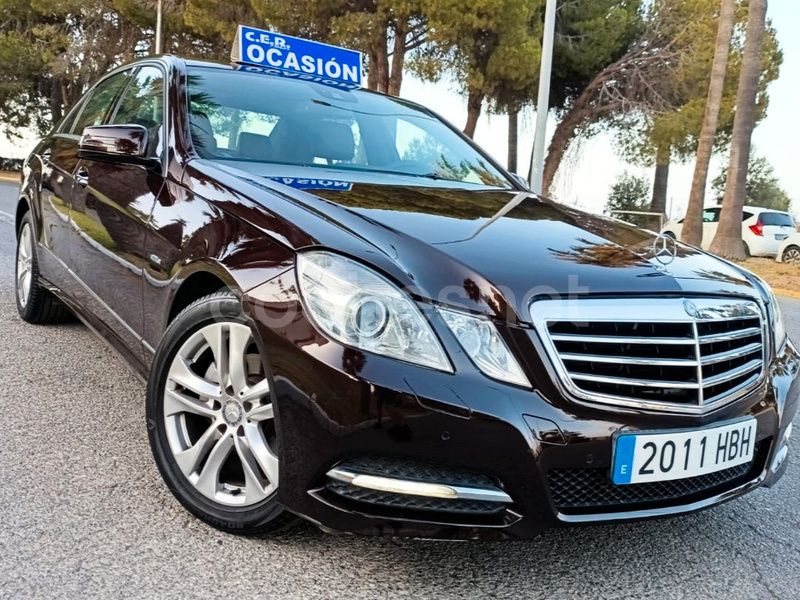 Marrón Usado 2011 Mercedes E220 Avantgarde Edition Berlina | 15.300 € (Caro) - Imagen 1/4