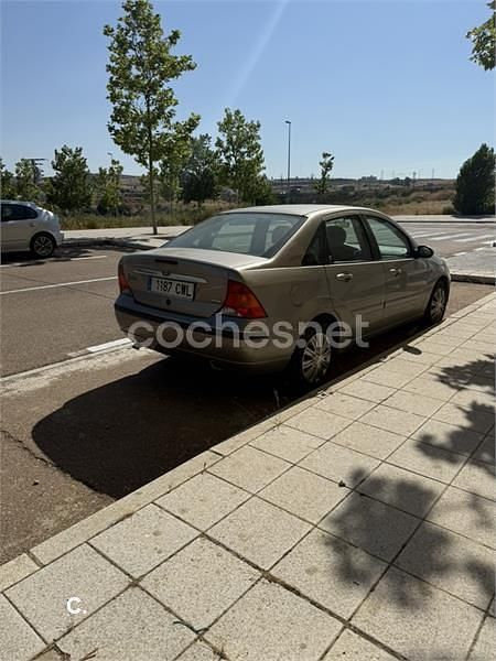 Beige Usado 2004 Ford Focus Ghia Berlina | 2000 € (Buen precio) - Imagen 1/4