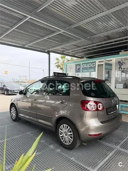 Usado VW Golf Plus Cross Advance 122 CV (89 kW) 2010 Marrón Monovolumen