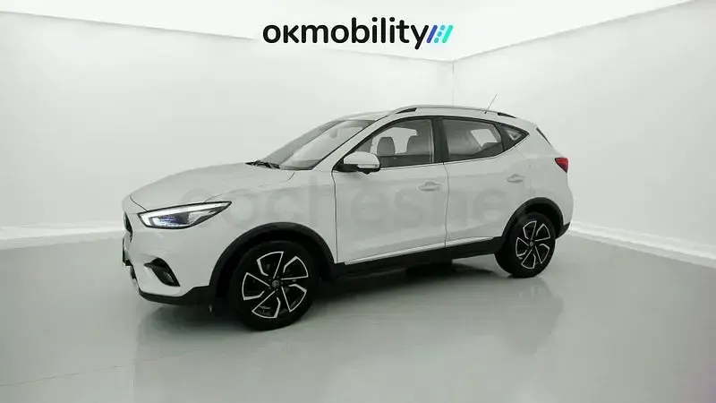 Usado MG ZS Luxury 111 CV (81 kW) 2023 Blanco SUV