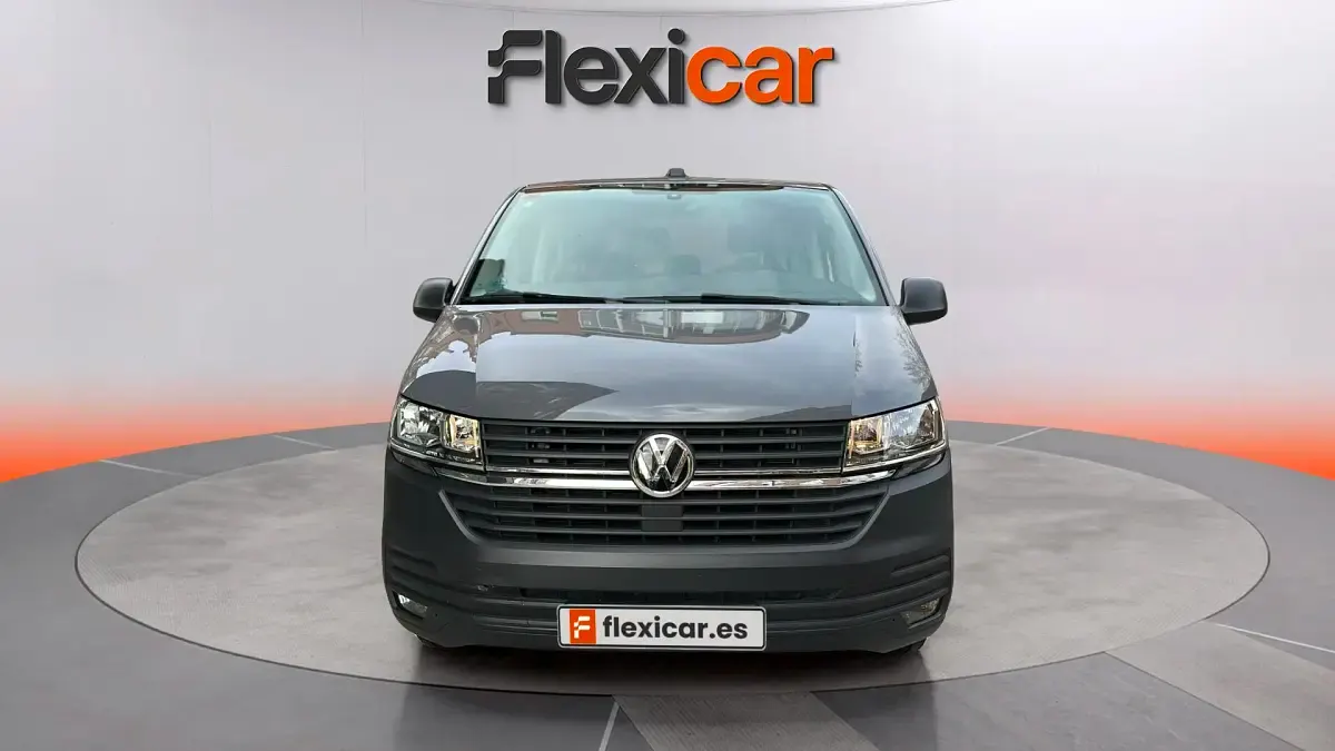 Usado VW Caravelle 110 CV (80 kW) 2023 Gris Van
