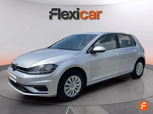Usado VW Golf VII Advance 110 HP (80 kW) 2018 Cinzento Citadino