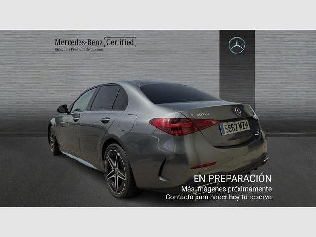 Usado Mercedes C300e 313 CV (230 kW) 2024 Gris selenita