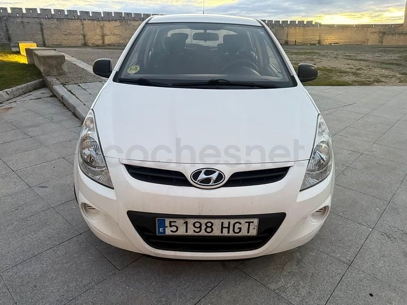 Usado Hyundai i20 90 CV (66 kW) 2012 Blanco Utilitario