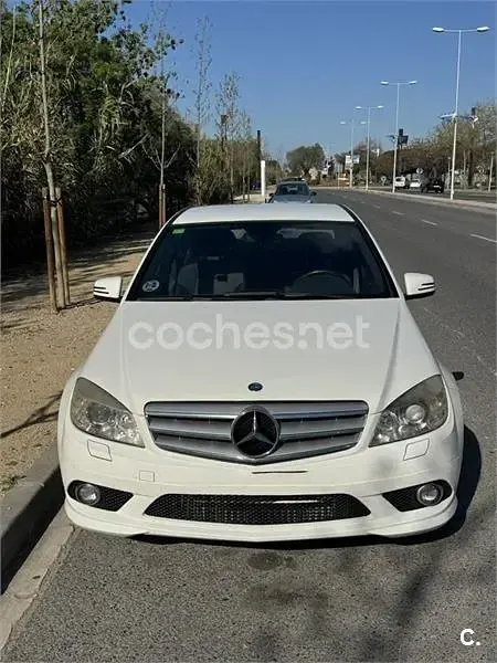 Usado Mercedes C200 Avantgarde 136 CV (100 kW) 2010 Blanco Berlina