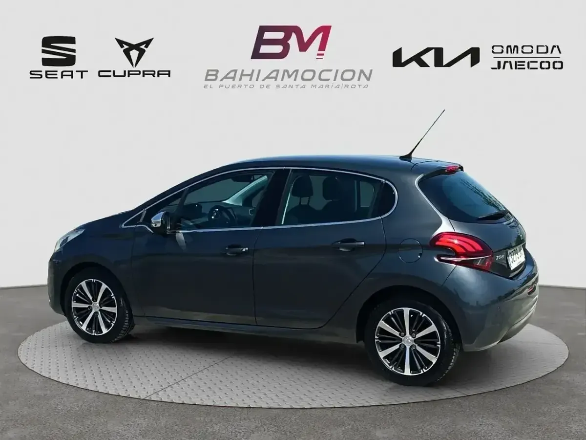 Usado Peugeot 208 Allure 100 CV (73 kW) 2016 Gris Utilitario