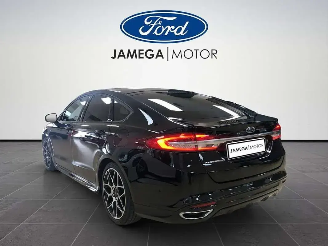 Usado Ford Mondeo ST-Line 193 CV (141 kW) 2020 Negro Familiar