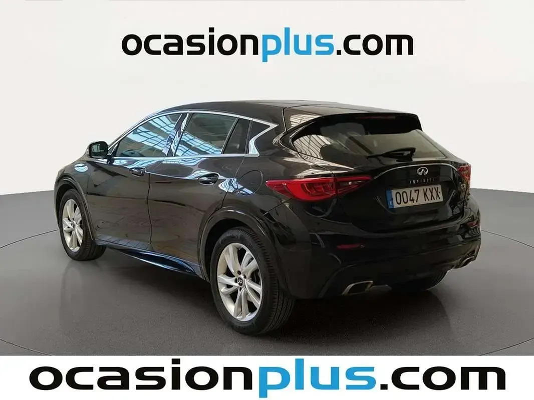 Usado Infiniti Q30 Premium 156 CV (114 kW) 2019 Negro Utilitario