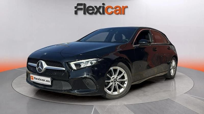 Usado Mercedes A180 116 CV (85 kW) 2020 Negro Utilitario