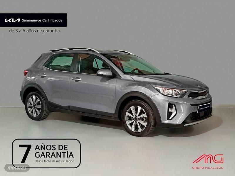 Sparkling silver (kcs) Usado 2024 Kia Stonic SUV | 20.450 € (Precio justo) - Imagen 1/4
