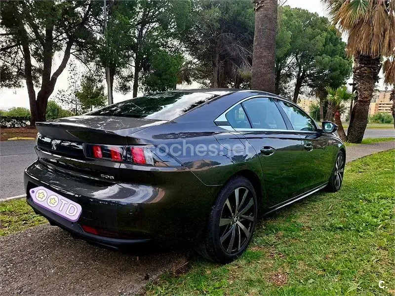 Usado Peugeot 508 GT-line 130 CV (95 kW) 2020 Gris / plata Berlina