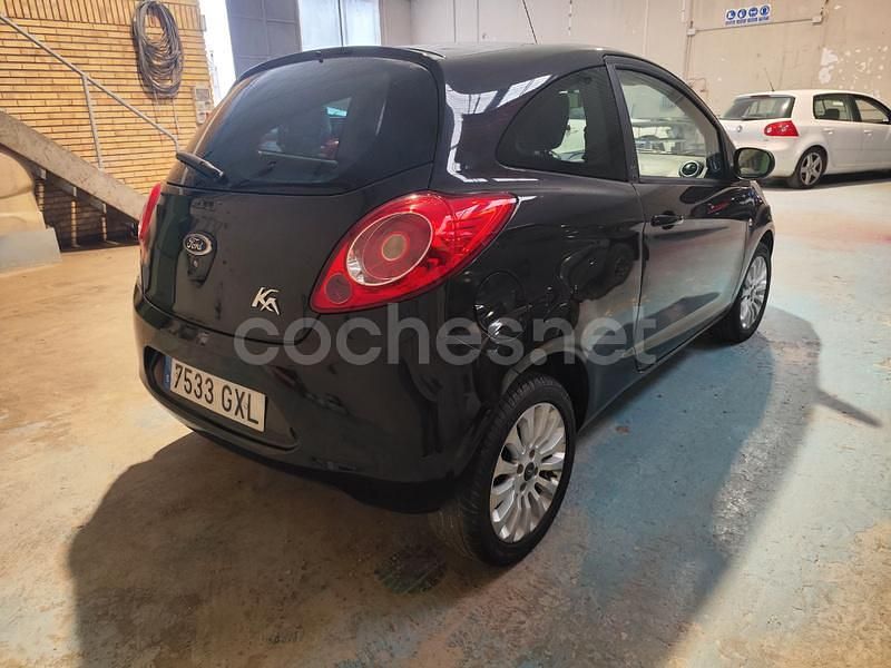 Usado Ford Ka Trend 69 CV (50 kW) 2010 Negro Utilitario