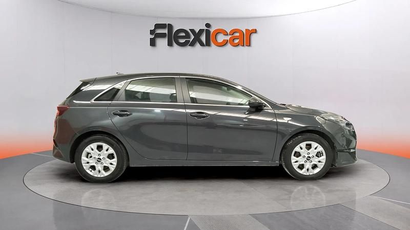 Usado Kia Ceed 120 CV (88 kW) 2023 Gris Utilitario