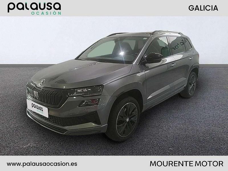 Gris Usado 2023 Skoda Karoq SportLine SUV | 25.990 € (Un poco caro) - Imagen 1/4
