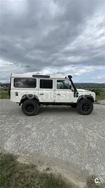 Usado Land Rover Defender S 122 CV (89 kW) 2009 Blanco Familiar