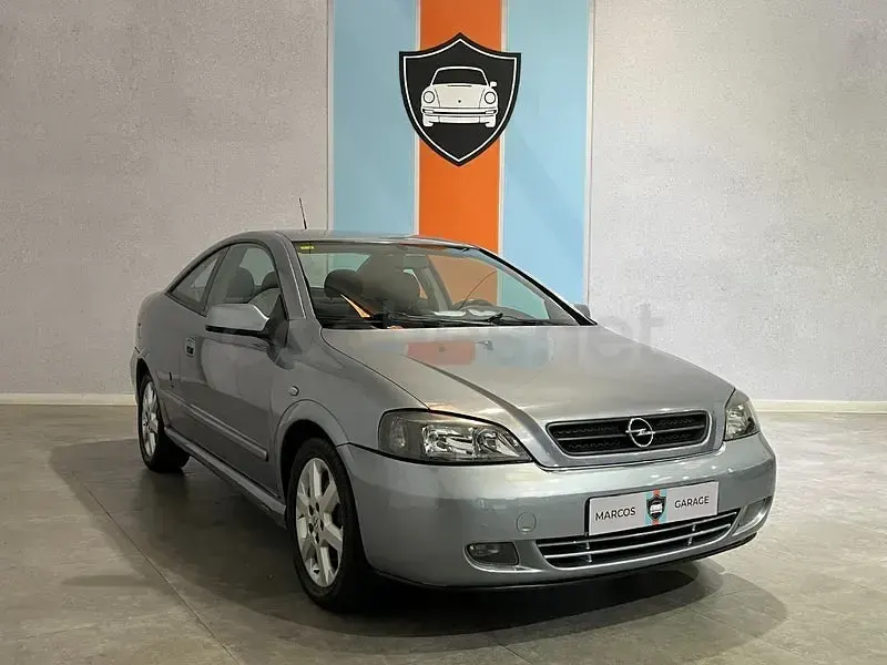 Usado Opel Astra Sport 125 CV (91 kW) 2003 Gris / plata Coupe