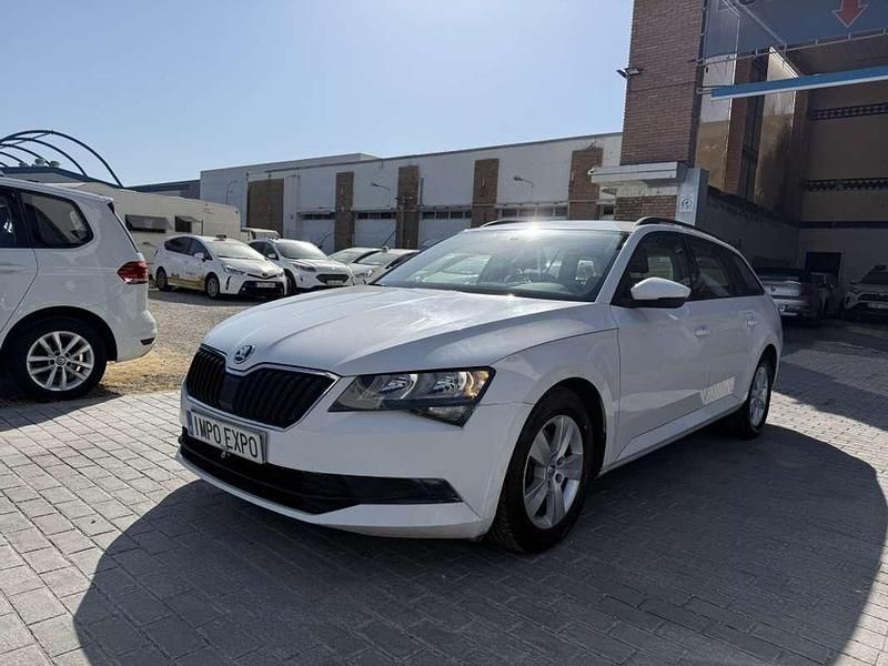 Blanco Usado 2019 Skoda Superb Ambition Berlina | 9900 € (Caro) - Imagen 1/4