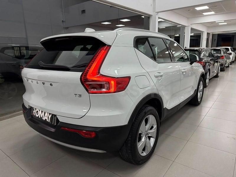 Usado Volvo XC40 Momentum 163 CV (119 kW) 2019 Blanco SUV