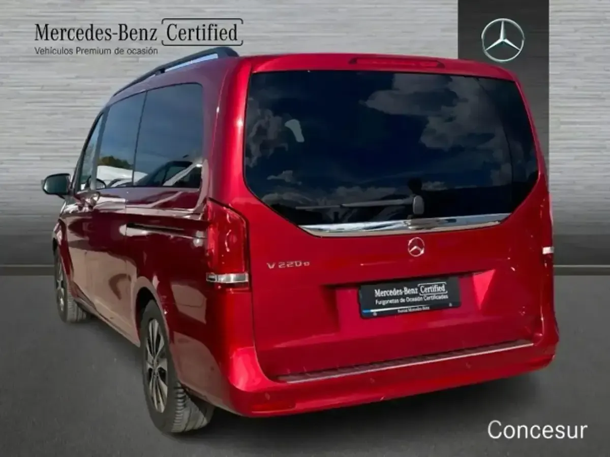 Brugt Mercedes V220 Avantgarde 163 HK (119 kW) 2023 Rød MPV